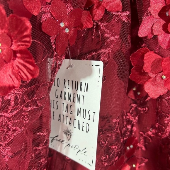 MESTIZA FLORAL MINI DRESS 3D PRINT IN DEEP RED NWT PERFECT FOR VALENTINE’S DAY! - Picture 3 of 6